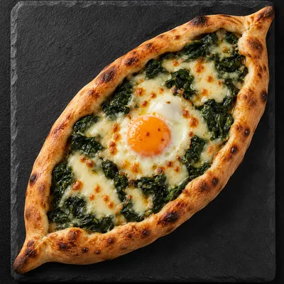 Pide mit Spinat und Ei